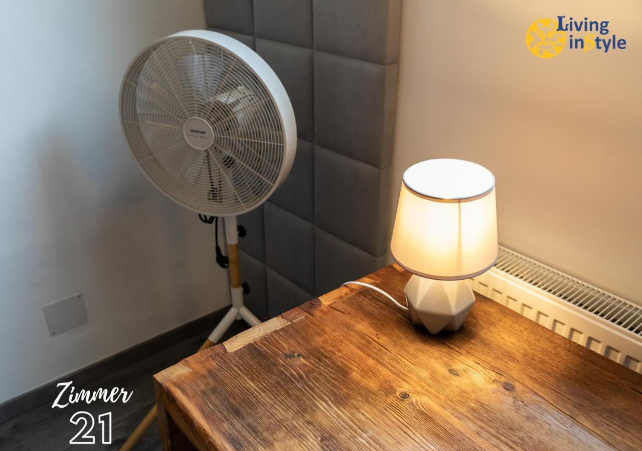 Living Instyle Apartment Кремс Екстериор снимка