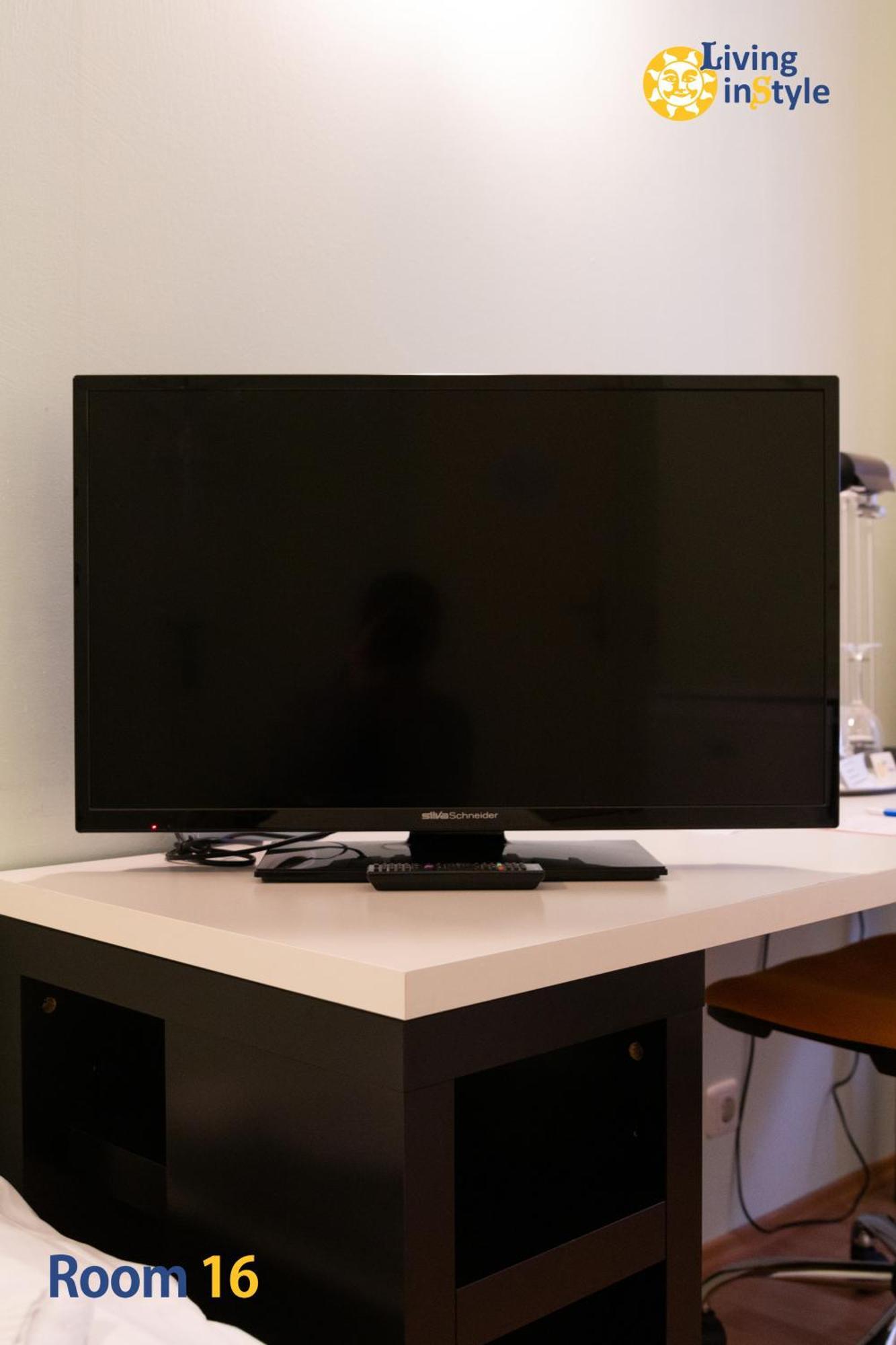 Living Instyle Apartment Кремс Екстериор снимка