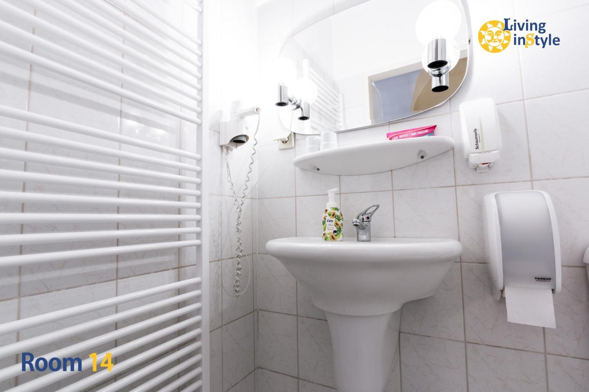 Living Instyle Apartment Кремс Стая снимка