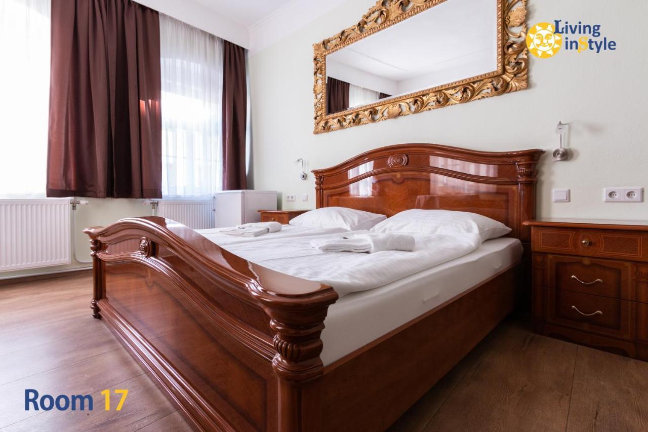 Living Instyle Apartment Кремс Екстериор снимка