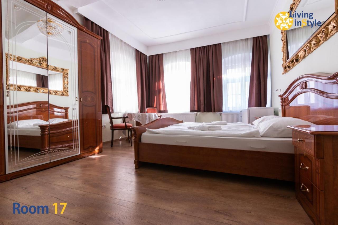 Living Instyle Apartment Кремс Екстериор снимка