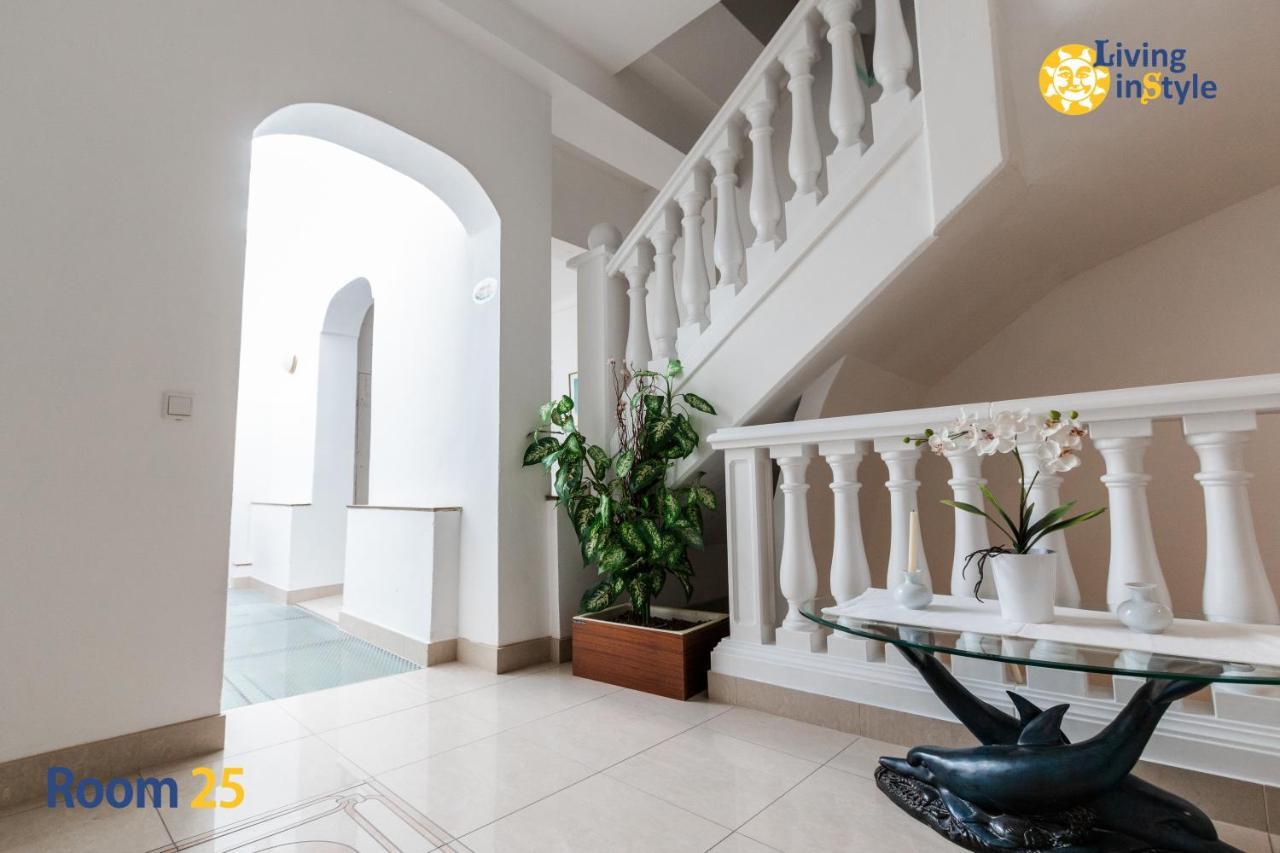 Living Instyle Apartment Кремс Екстериор снимка