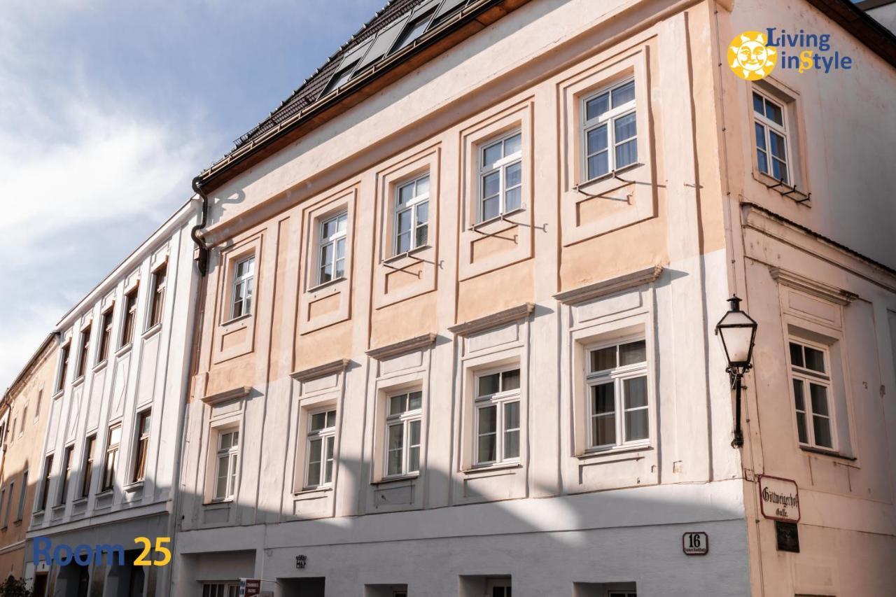 Living Instyle Apartment Кремс Екстериор снимка